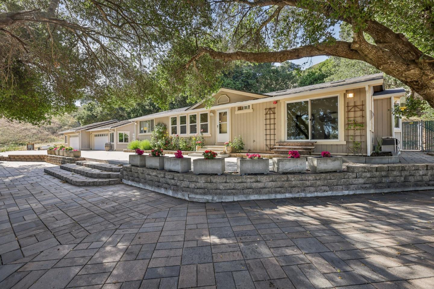 Detail Gallery Image 76 of 103 For 2995 Day Rd, Gilroy,  CA 95020 - 5 Beds | 4 Baths