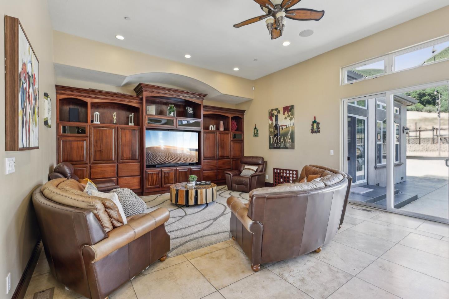 Detail Gallery Image 8 of 103 For 2995 Day Rd, Gilroy,  CA 95020 - 5 Beds | 4 Baths