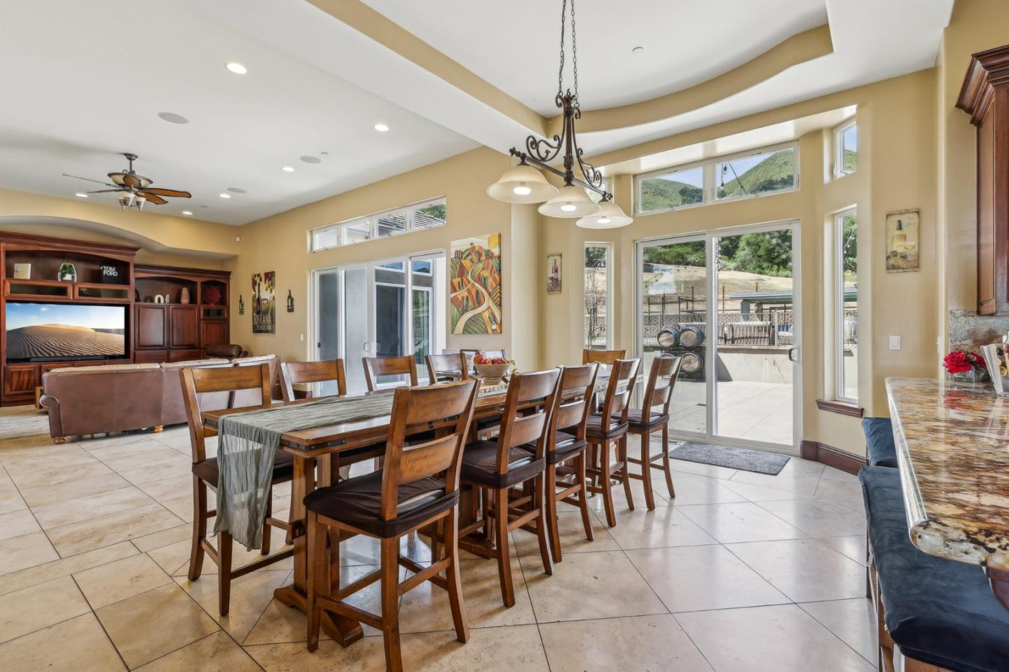 Detail Gallery Image 9 of 103 For 2995 Day Rd, Gilroy,  CA 95020 - 5 Beds | 4 Baths