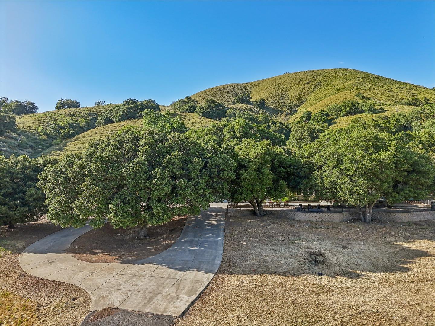 Detail Gallery Image 98 of 103 For 2995 Day Rd, Gilroy,  CA 95020 - 5 Beds | 4 Baths
