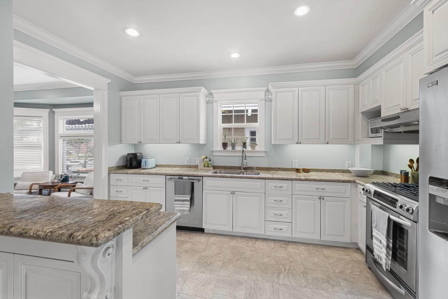Detail Gallery Image 14 of 58 For 264 N 12th St, San Jose,  CA 95112 - 4 Beds | 3 Baths