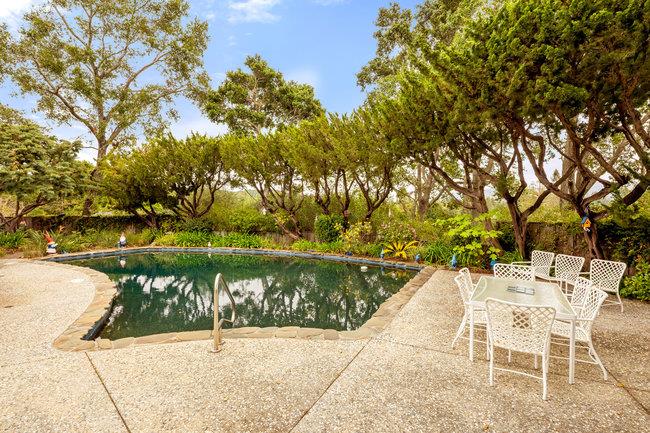Detail Gallery Image 22 of 30 For 1175 Westridge Dr, Portola Valley,  CA 94028 - 4 Beds | 3 Baths