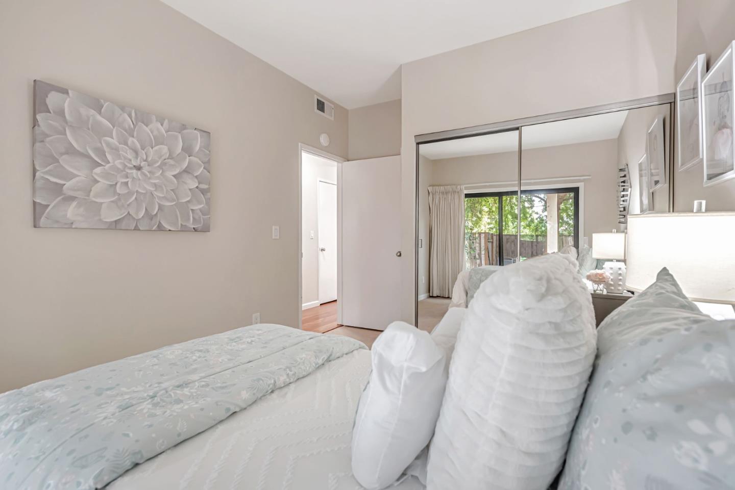 Detail Gallery Image 25 of 41 For 1294 Woodside Rd, Redwood City,  CA 94061 - 2 Beds | 2 Baths