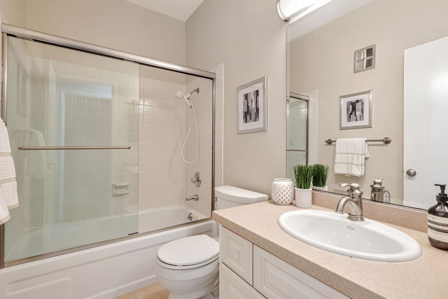 Detail Gallery Image 26 of 41 For 1294 Woodside Rd, Redwood City,  CA 94061 - 2 Beds | 2 Baths