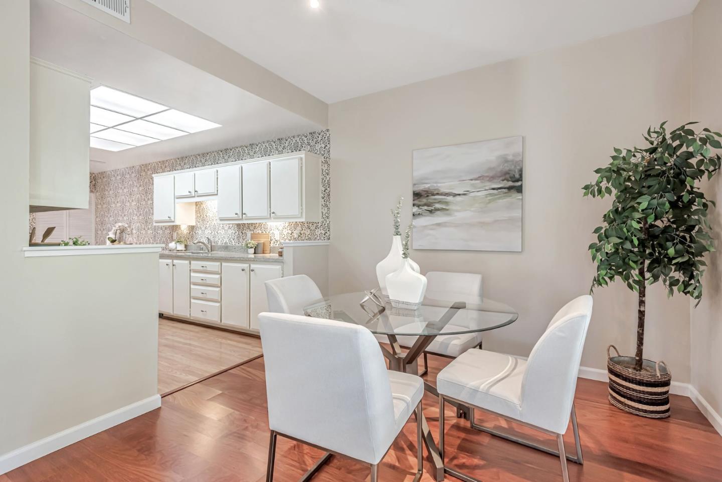Detail Gallery Image 9 of 41 For 1294 Woodside Rd, Redwood City,  CA 94061 - 2 Beds | 2 Baths