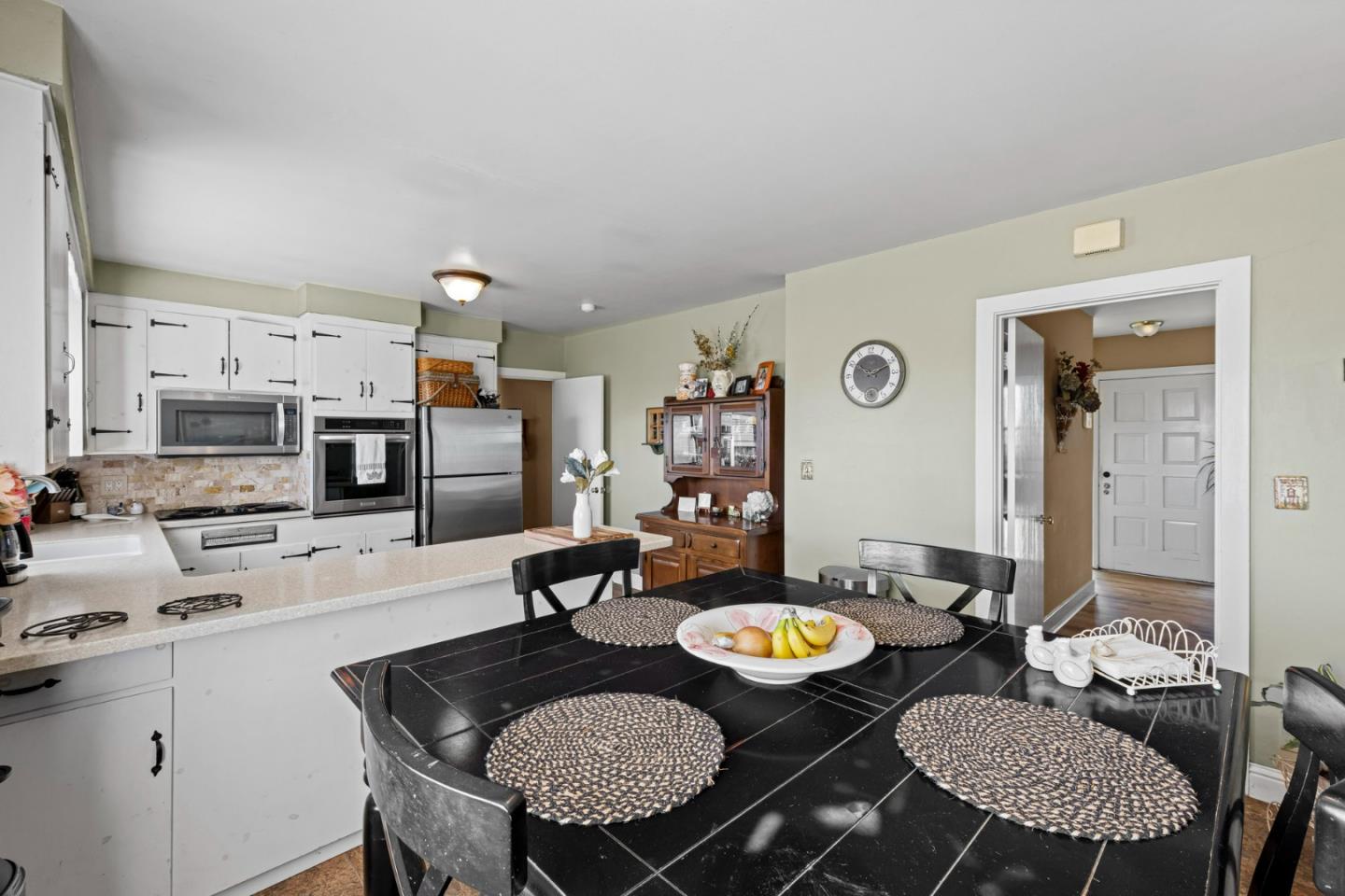 Detail Gallery Image 14 of 47 For 4211 Bolsa Rd, Hollister,  CA 95023 - 3 Beds | 2 Baths