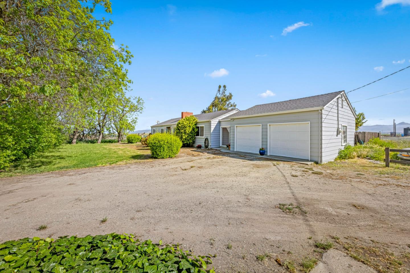 Detail Gallery Image 6 of 47 For 4211 Bolsa Rd, Hollister,  CA 95023 - 3 Beds | 2 Baths