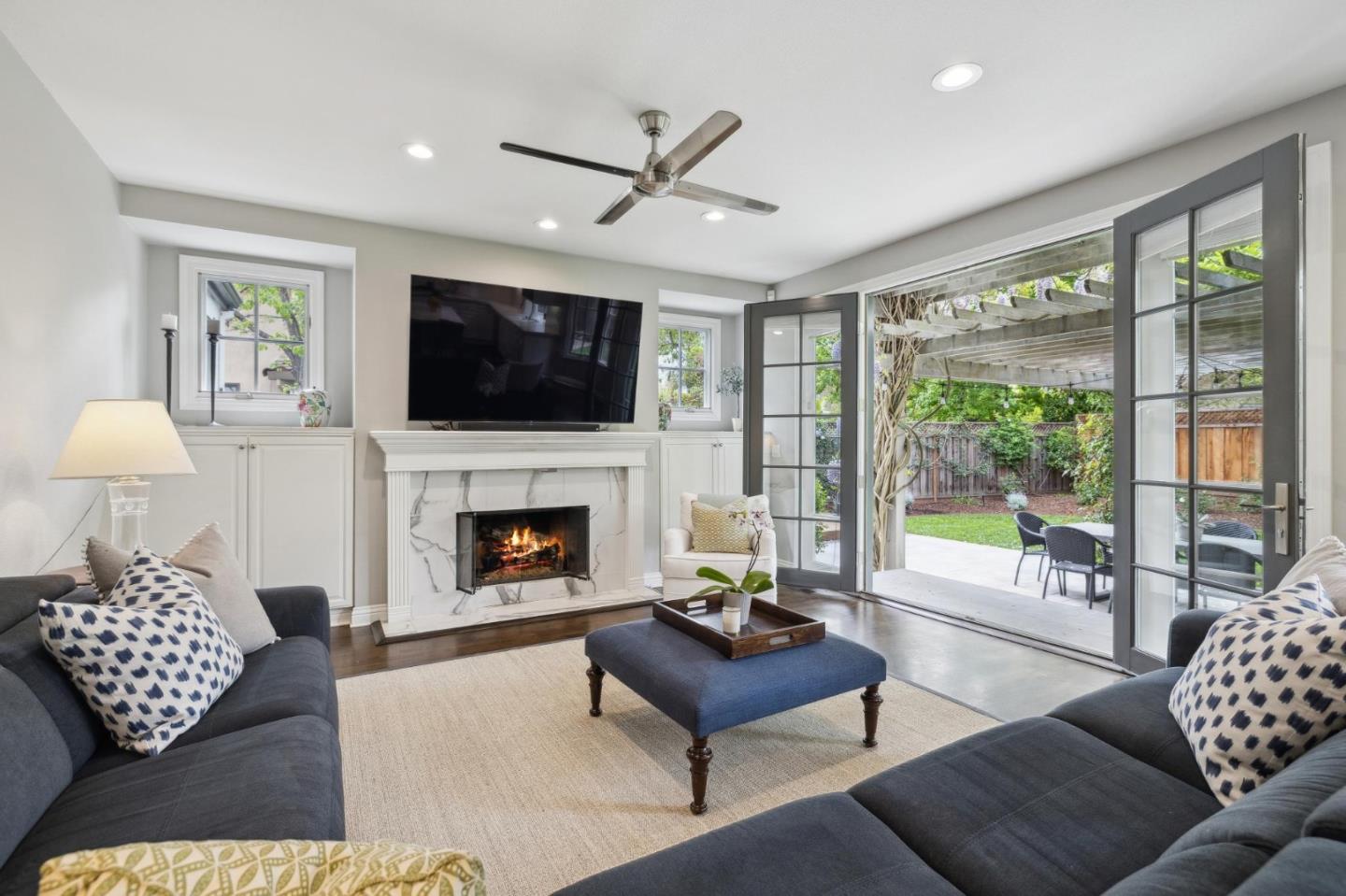 Detail Gallery Image 13 of 35 For 170 Hanna Way, Menlo Park,  CA 94025 - 4 Beds | 3/1 Baths