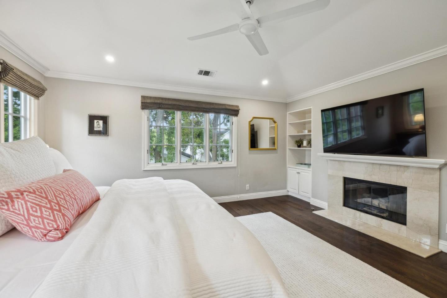 Detail Gallery Image 16 of 35 For 170 Hanna Way, Menlo Park,  CA 94025 - 4 Beds | 3/1 Baths