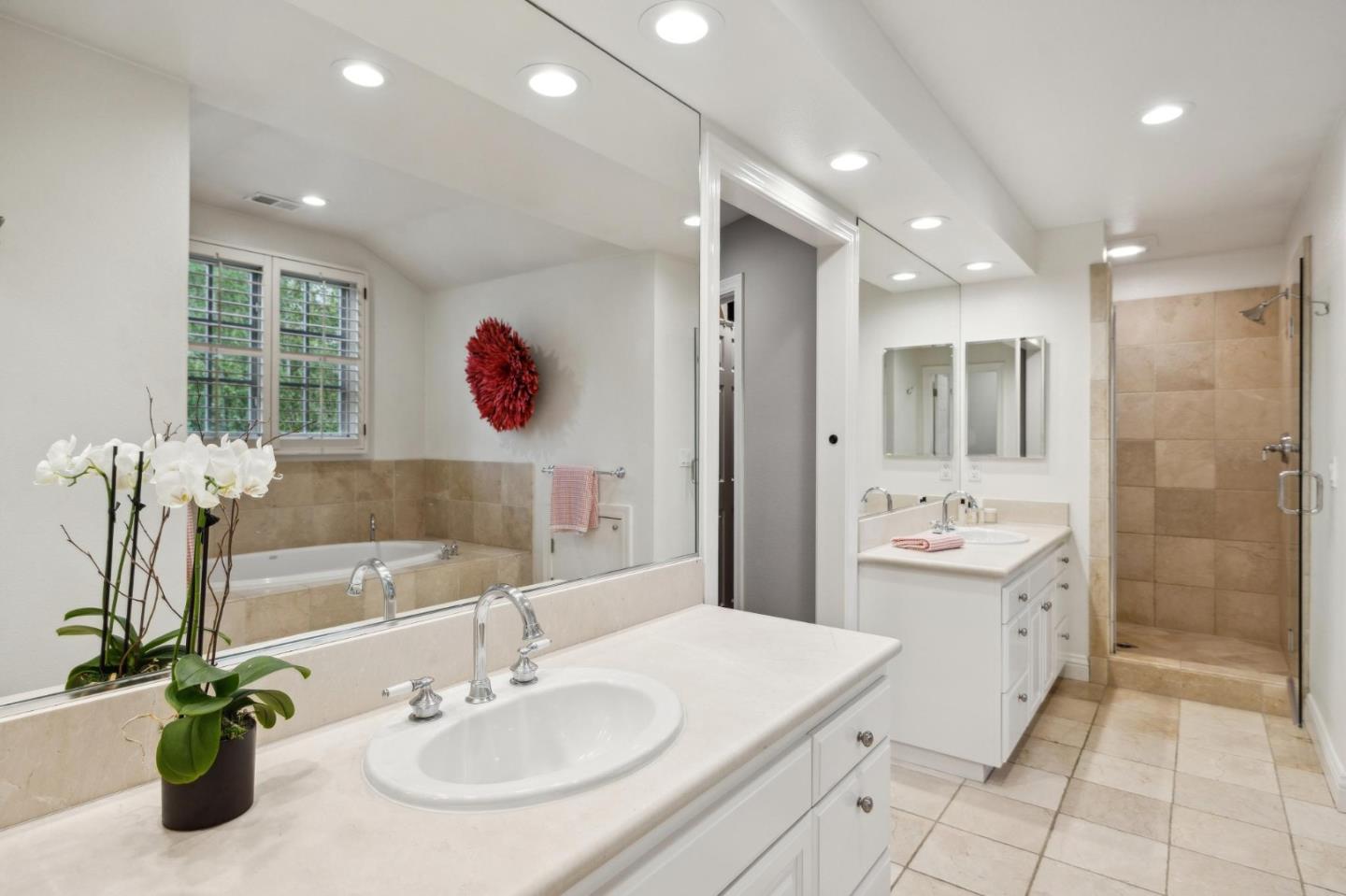 Detail Gallery Image 17 of 35 For 170 Hanna Way, Menlo Park,  CA 94025 - 4 Beds | 3/1 Baths