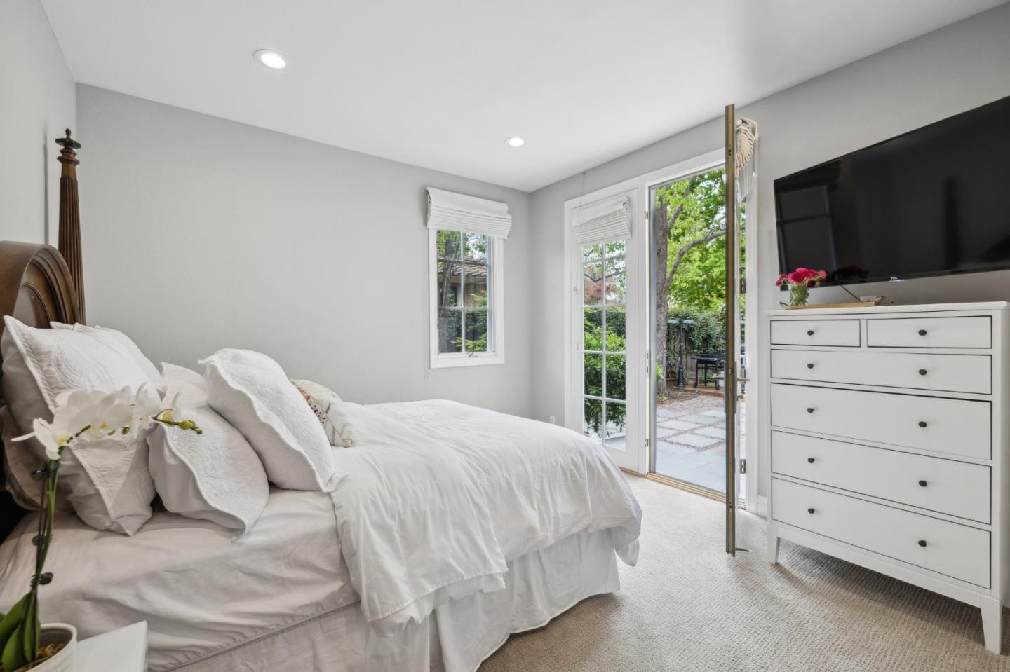 Detail Gallery Image 22 of 35 For 170 Hanna Way, Menlo Park,  CA 94025 - 4 Beds | 3/1 Baths