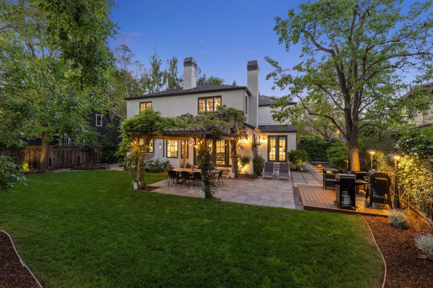 Detail Gallery Image 25 of 35 For 170 Hanna Way, Menlo Park,  CA 94025 - 4 Beds | 3/1 Baths