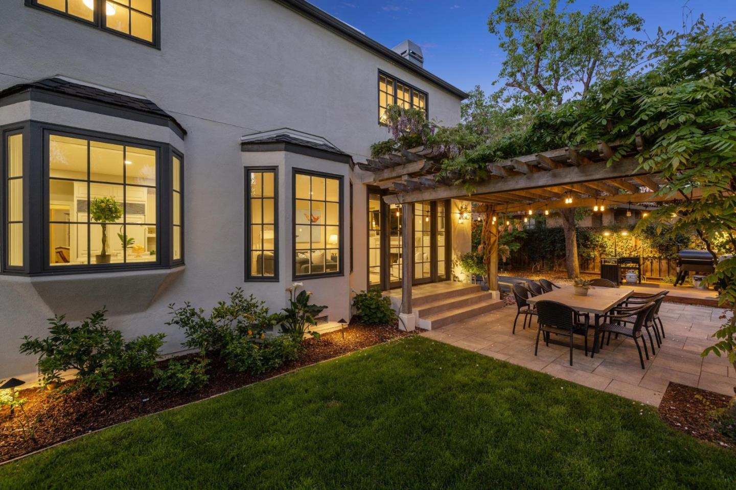 Detail Gallery Image 27 of 35 For 170 Hanna Way, Menlo Park,  CA 94025 - 4 Beds | 3/1 Baths