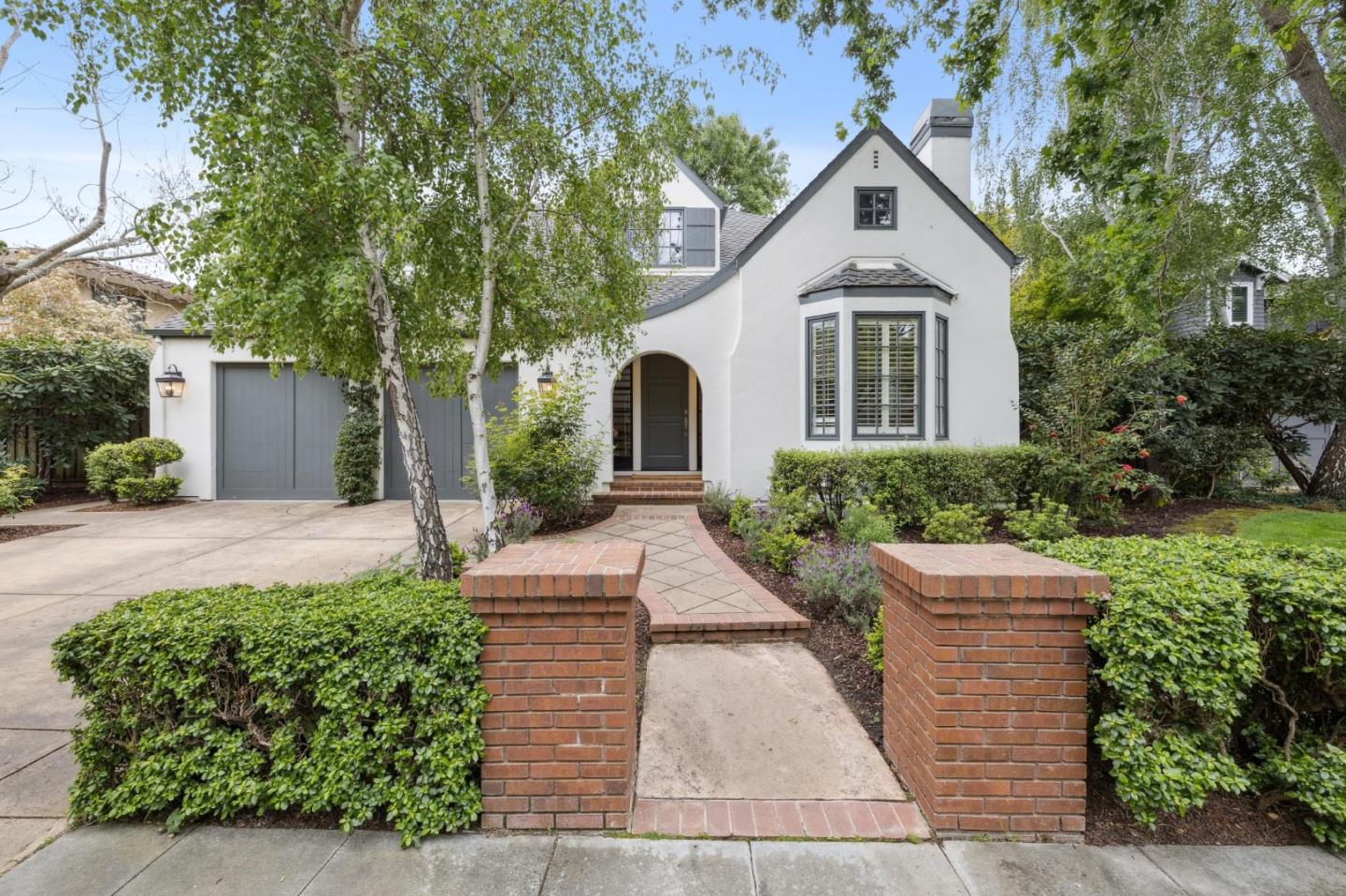 Detail Gallery Image 3 of 35 For 170 Hanna Way, Menlo Park,  CA 94025 - 4 Beds | 3/1 Baths