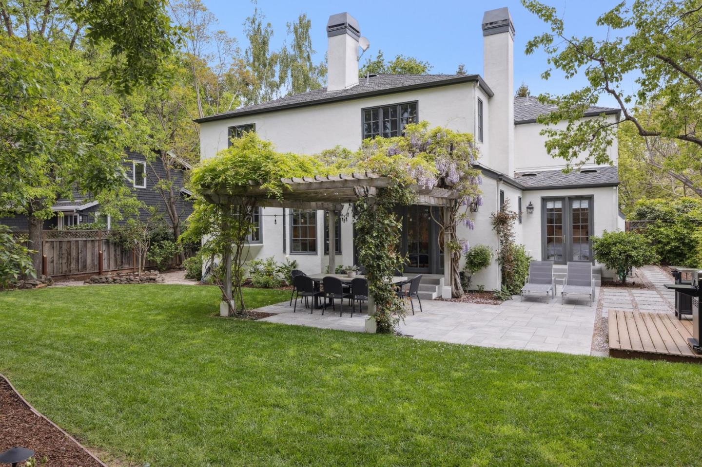 Detail Gallery Image 30 of 35 For 170 Hanna Way, Menlo Park,  CA 94025 - 4 Beds | 3/1 Baths