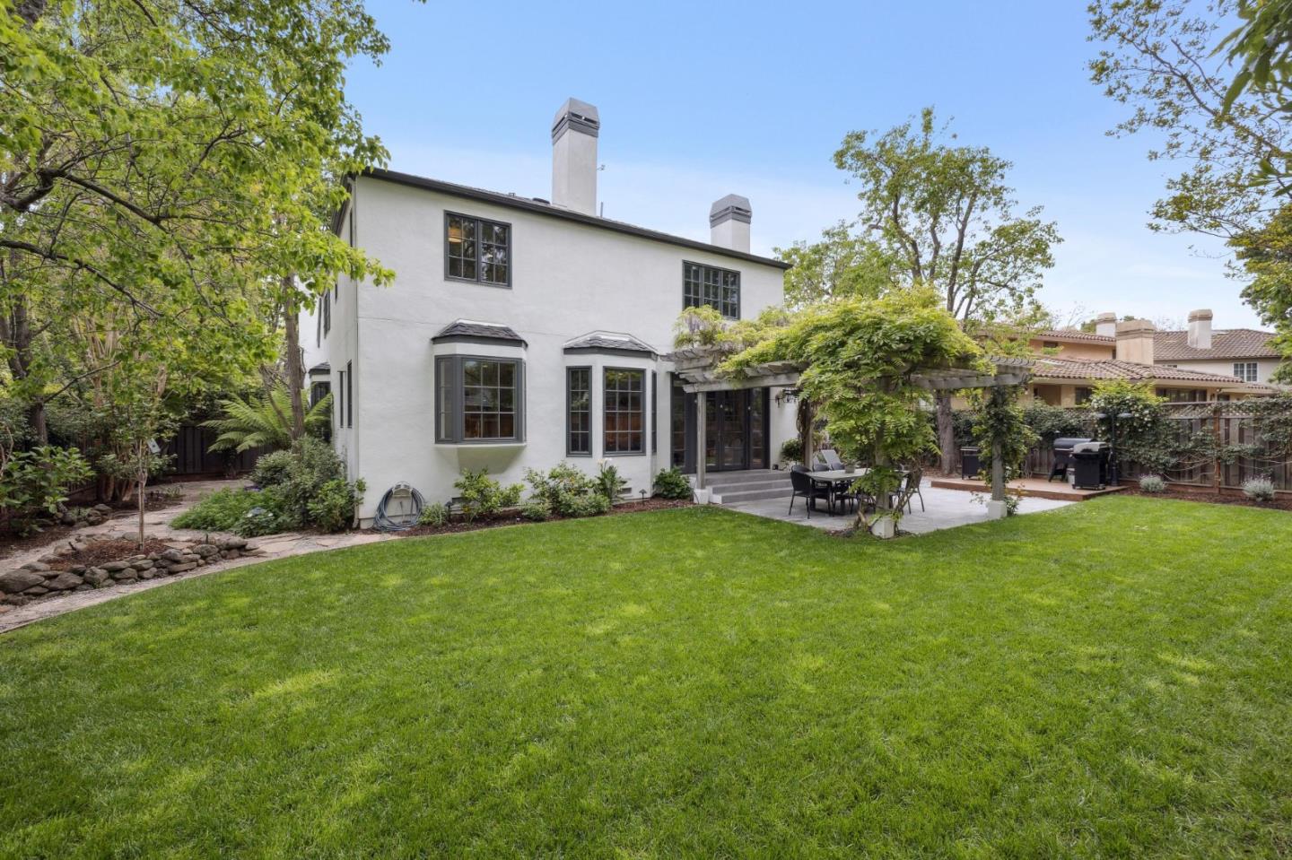 Detail Gallery Image 31 of 35 For 170 Hanna Way, Menlo Park,  CA 94025 - 4 Beds | 3/1 Baths