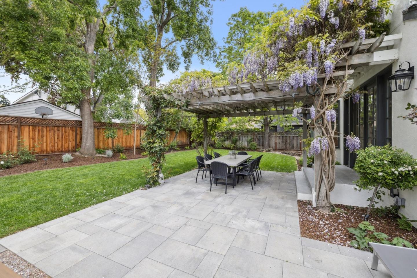 Detail Gallery Image 33 of 35 For 170 Hanna Way, Menlo Park,  CA 94025 - 4 Beds | 3/1 Baths