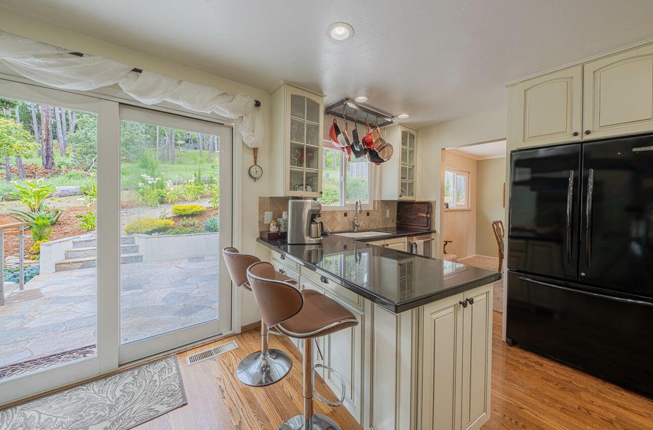 Detail Gallery Image 16 of 51 For 24 Pinehill Way, Monterey,  CA 93940 - 3 Beds | 2/1 Baths