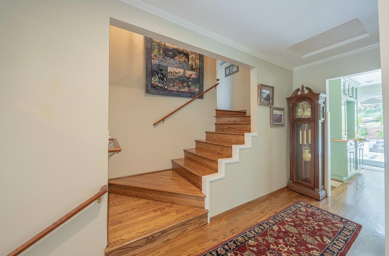Detail Gallery Image 25 of 51 For 24 Pinehill Way, Monterey,  CA 93940 - 3 Beds | 2/1 Baths