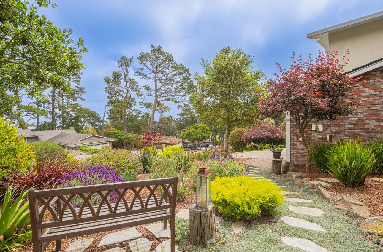 Detail Gallery Image 3 of 51 For 24 Pinehill Way, Monterey,  CA 93940 - 3 Beds | 2/1 Baths