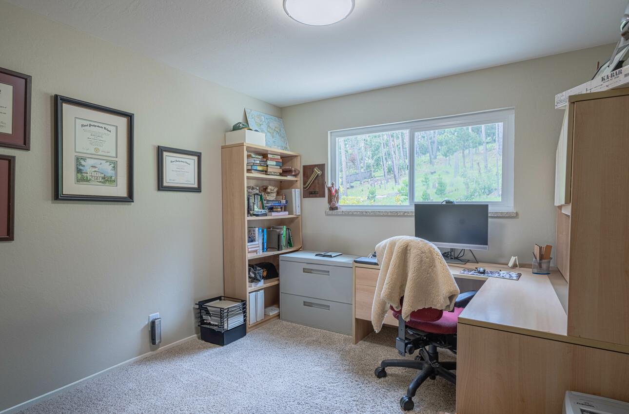 Detail Gallery Image 31 of 51 For 24 Pinehill Way, Monterey,  CA 93940 - 3 Beds | 2/1 Baths