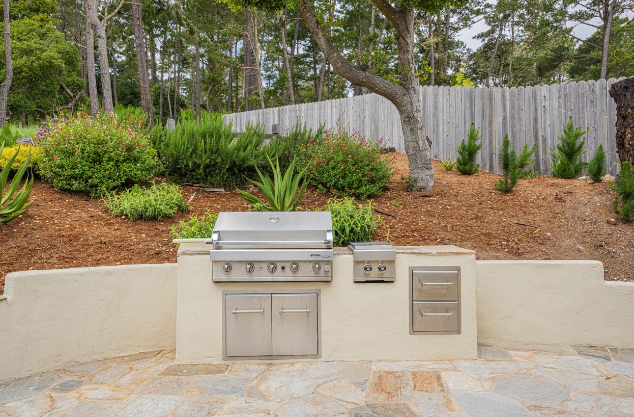 Detail Gallery Image 43 of 51 For 24 Pinehill Way, Monterey,  CA 93940 - 3 Beds | 2/1 Baths