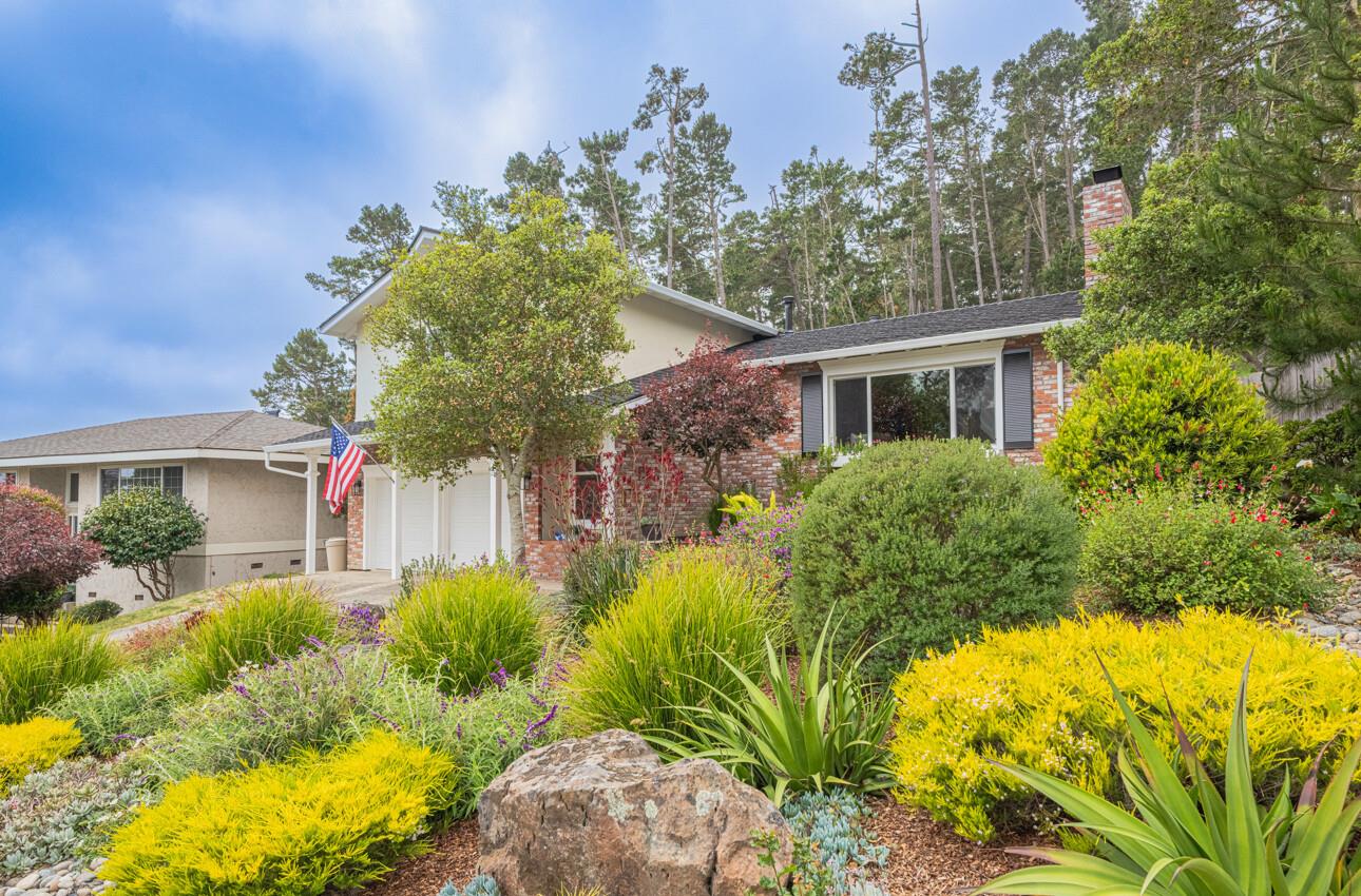 Detail Gallery Image 5 of 51 For 24 Pinehill Way, Monterey,  CA 93940 - 3 Beds | 2/1 Baths