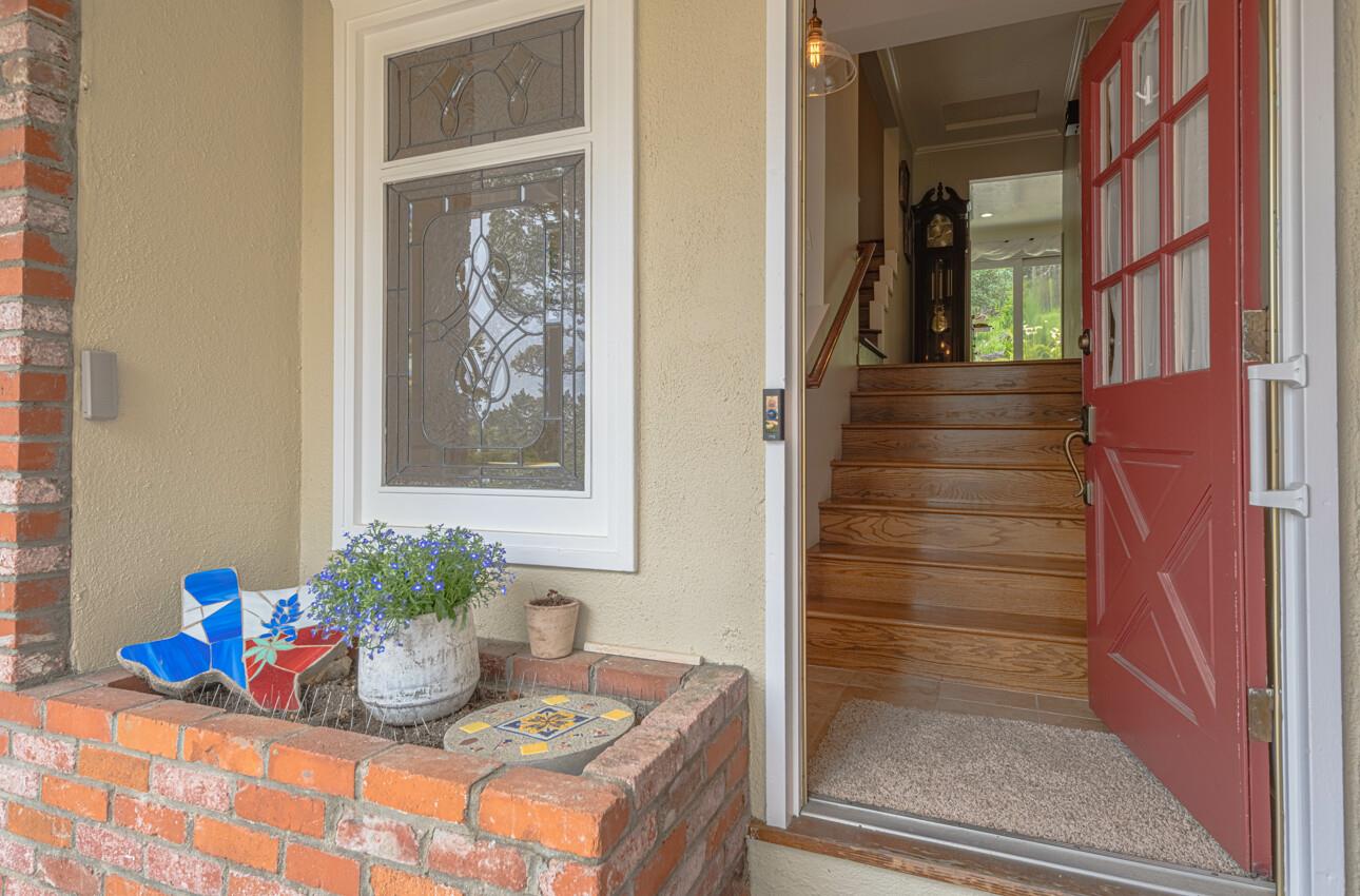 Detail Gallery Image 6 of 51 For 24 Pinehill Way, Monterey,  CA 93940 - 3 Beds | 2/1 Baths