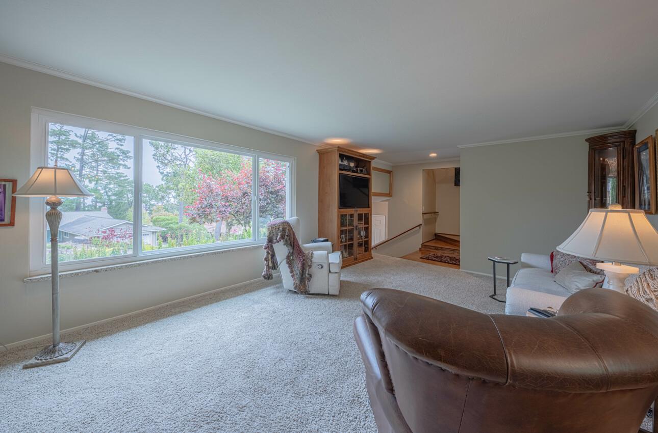 Detail Gallery Image 9 of 51 For 24 Pinehill Way, Monterey,  CA 93940 - 3 Beds | 2/1 Baths