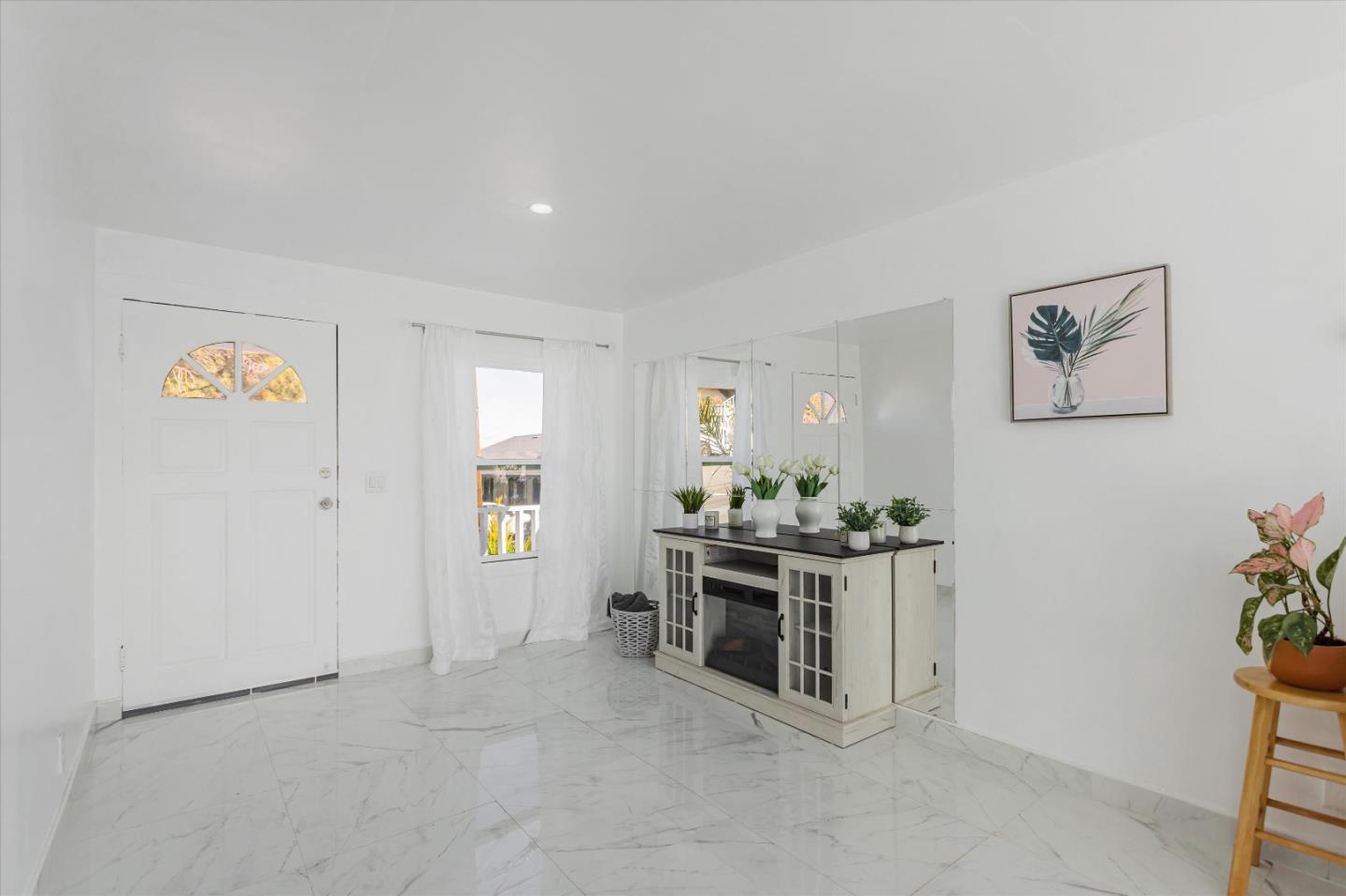 Detail Gallery Image 13 of 26 For 321 Hill St, Hollister,  CA 95023 - 2 Beds | 1 Baths