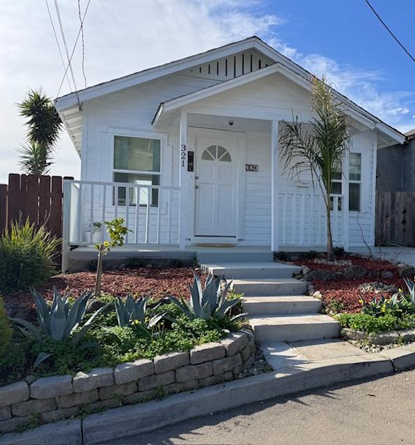 Detail Gallery Image 3 of 26 For 321 Hill St, Hollister,  CA 95023 - 2 Beds | 1 Baths
