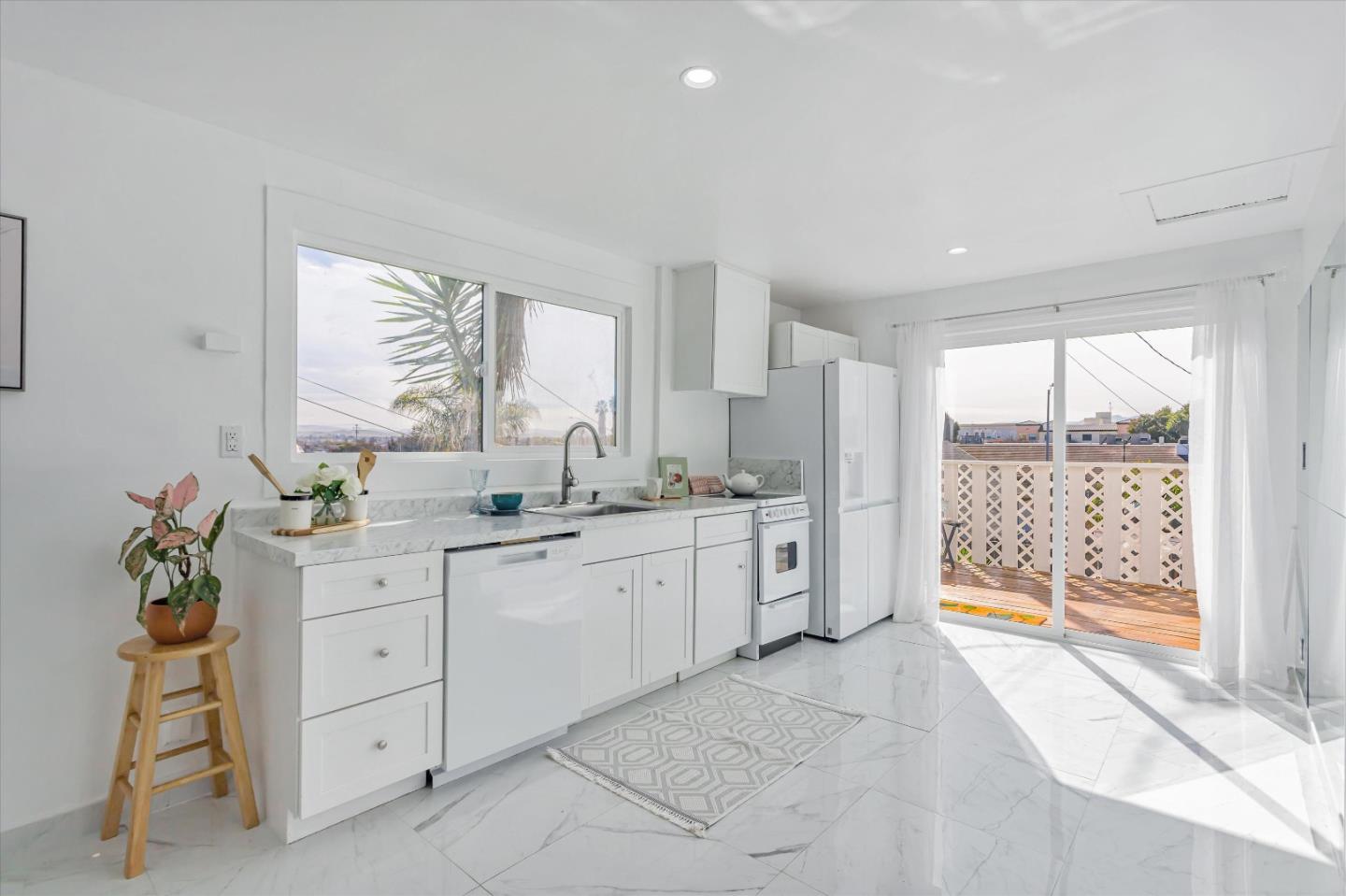 Detail Gallery Image 7 of 26 For 321 Hill St, Hollister,  CA 95023 - 2 Beds | 1 Baths