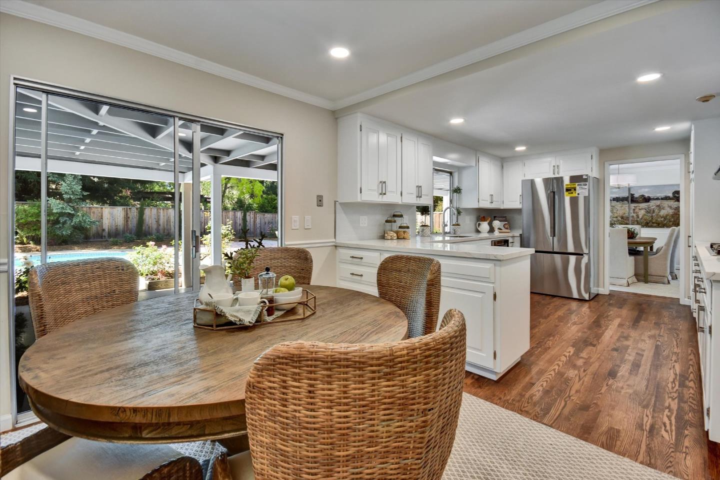 Detail Gallery Image 11 of 31 For 374 W Edith Ave, Los Altos,  CA 94022 - 5 Beds | 3 Baths