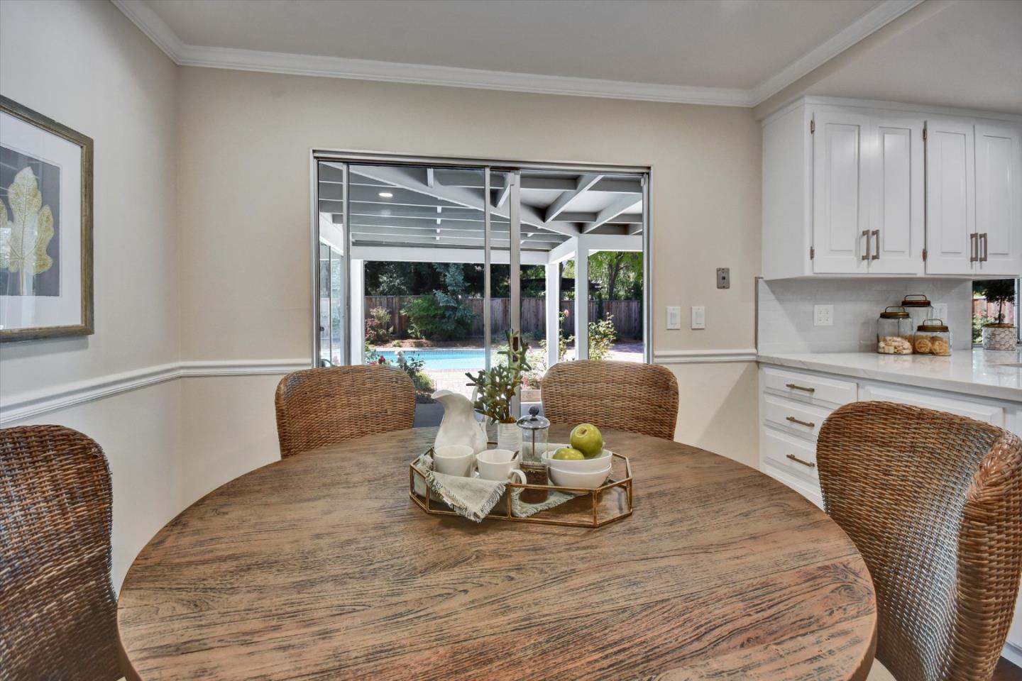 Detail Gallery Image 12 of 31 For 374 W Edith Ave, Los Altos,  CA 94022 - 5 Beds | 3 Baths