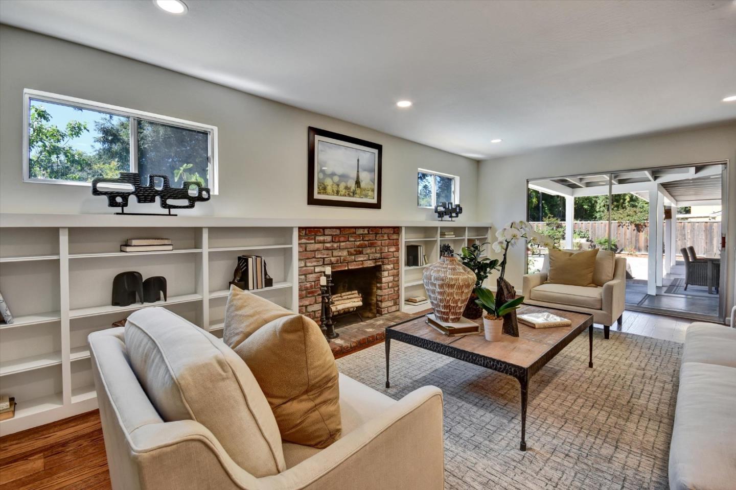 Detail Gallery Image 13 of 31 For 374 W Edith Ave, Los Altos,  CA 94022 - 5 Beds | 3 Baths