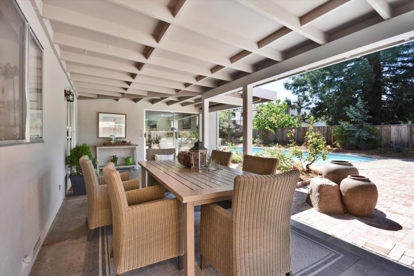 Detail Gallery Image 24 of 31 For 374 W Edith Ave, Los Altos,  CA 94022 - 5 Beds | 3 Baths