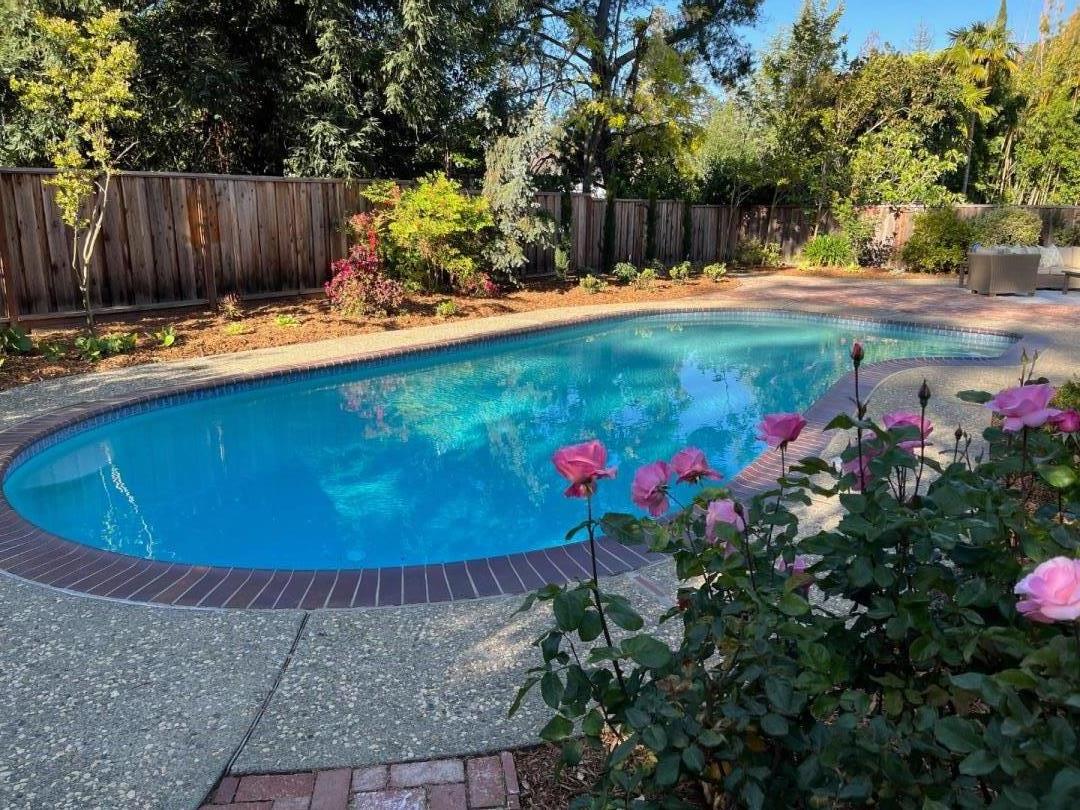 Detail Gallery Image 25 of 31 For 374 W Edith Ave, Los Altos,  CA 94022 - 5 Beds | 3 Baths