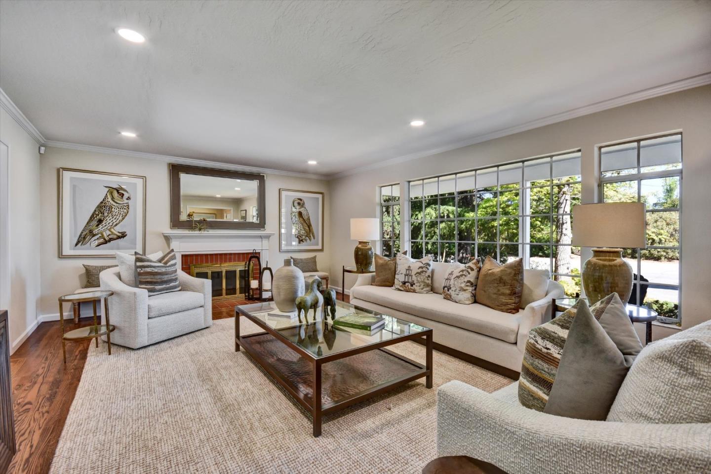 Detail Gallery Image 4 of 31 For 374 W Edith Ave, Los Altos,  CA 94022 - 5 Beds | 3 Baths