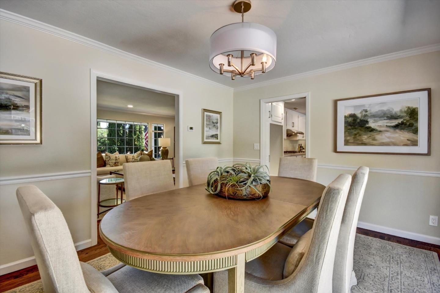Detail Gallery Image 7 of 31 For 374 W Edith Ave, Los Altos,  CA 94022 - 5 Beds | 3 Baths