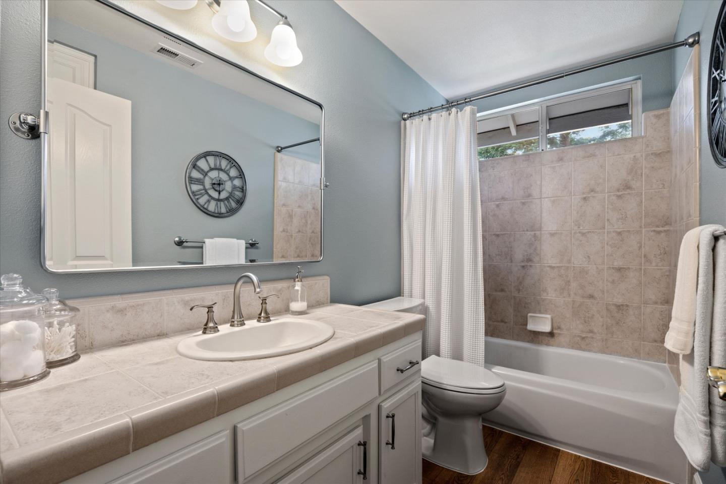 Detail Gallery Image 25 of 45 For 678 Grafton Park Dr, Chico,  CA 95926 - 4 Beds | 2/1 Baths