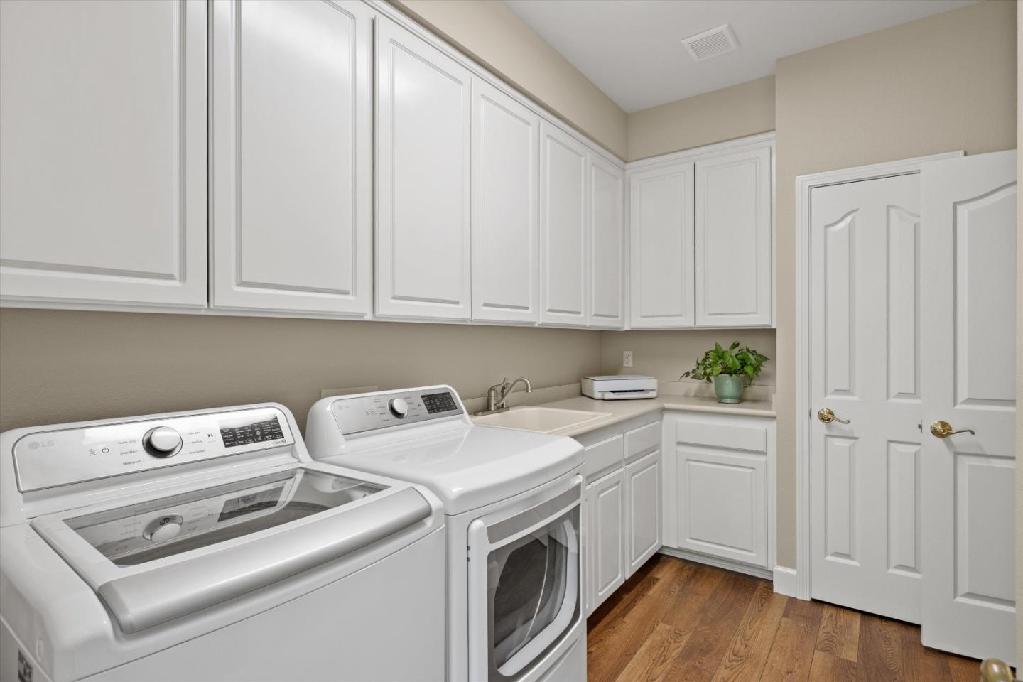 Detail Gallery Image 36 of 45 For 678 Grafton Park Dr, Chico,  CA 95926 - 4 Beds | 2/1 Baths