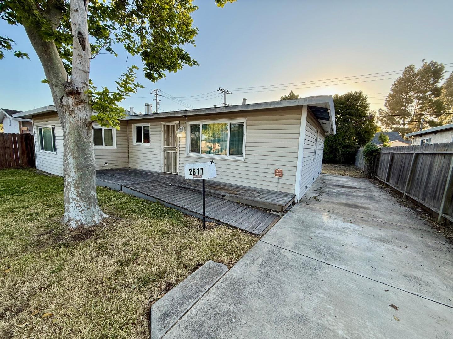 Detail Gallery Image 3 of 21 For 2617 Pilot Knob Dr, Santa Clara,  CA 95051 - 3 Beds | 1 Baths