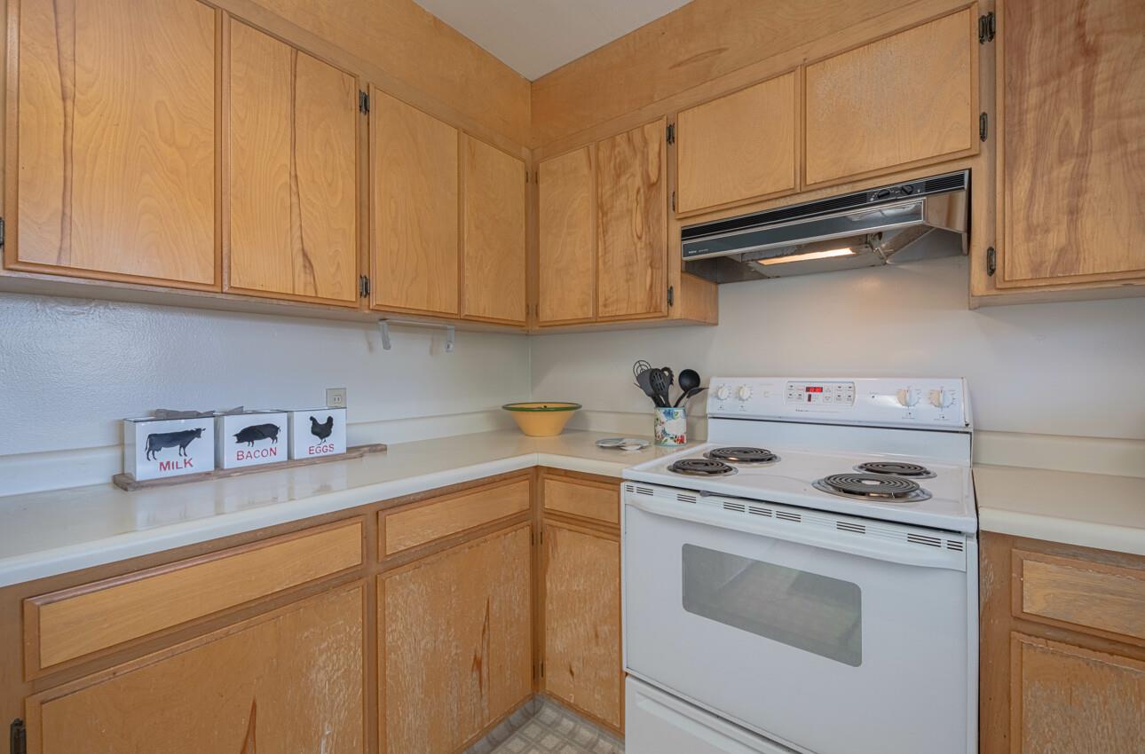 Detail Gallery Image 14 of 36 For 141 Mayfair Dr, Salinas,  CA 93905 - 2 Beds | 1 Baths