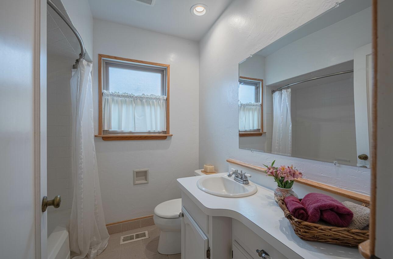 Detail Gallery Image 23 of 36 For 141 Mayfair Dr, Salinas,  CA 93905 - 2 Beds | 1 Baths