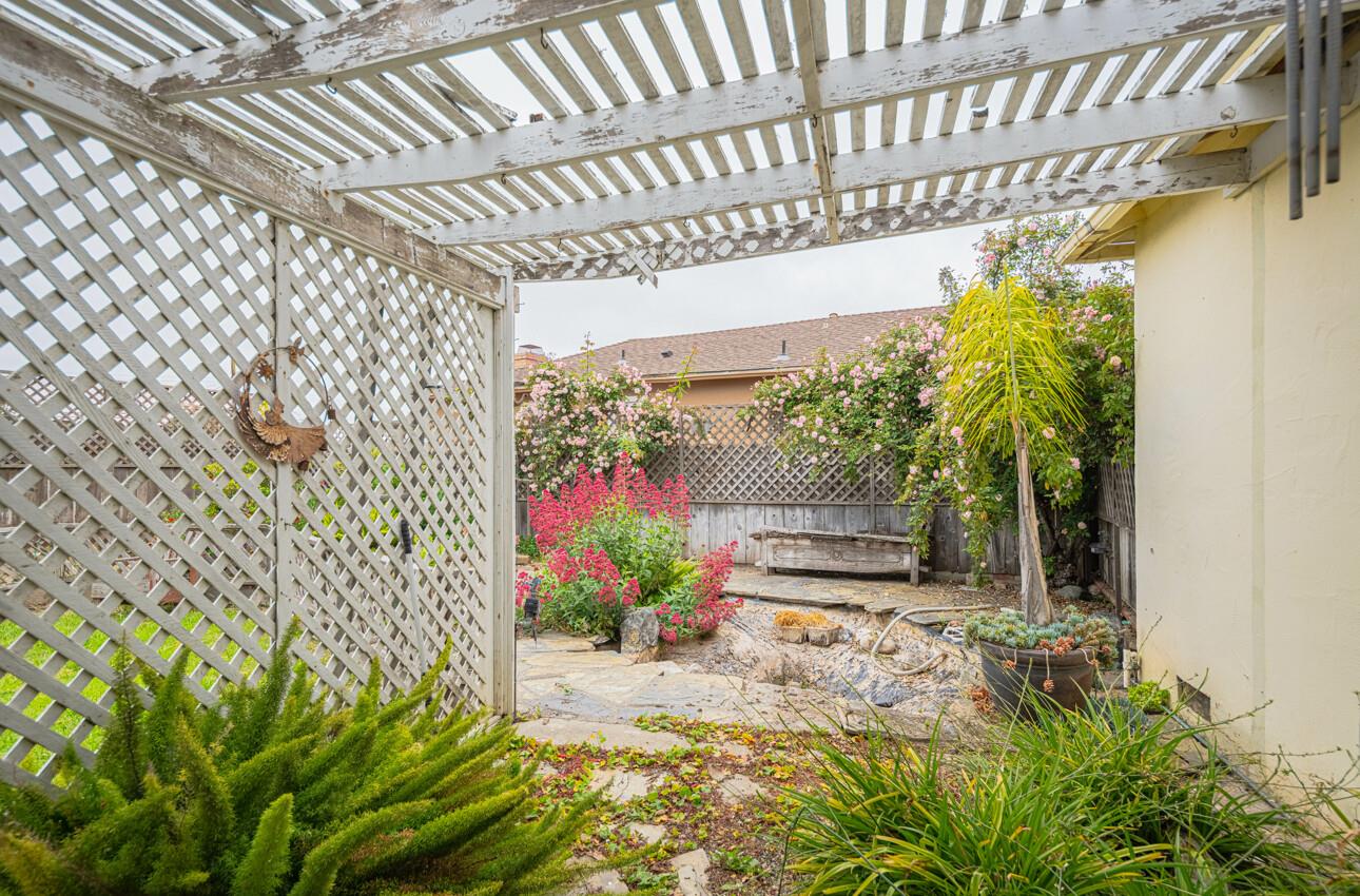 Detail Gallery Image 27 of 36 For 141 Mayfair Dr, Salinas,  CA 93905 - 2 Beds | 1 Baths