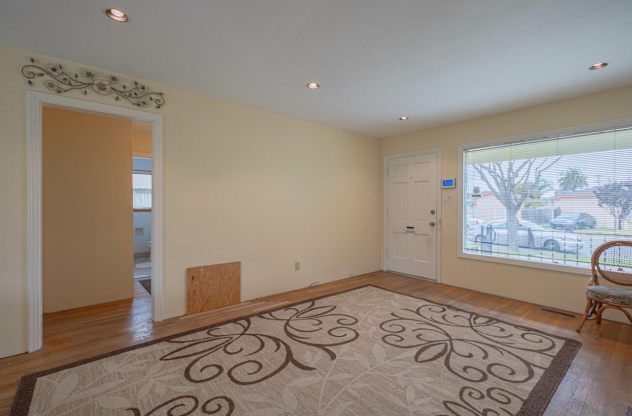 Detail Gallery Image 7 of 36 For 141 Mayfair Dr, Salinas,  CA 93905 - 2 Beds | 1 Baths