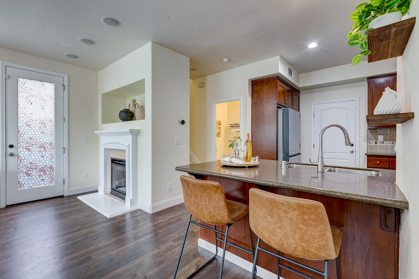 Detail Gallery Image 11 of 32 For 582 Cottage Park Dr, Hayward,  CA 94544 - 3 Beds | 2/1 Baths