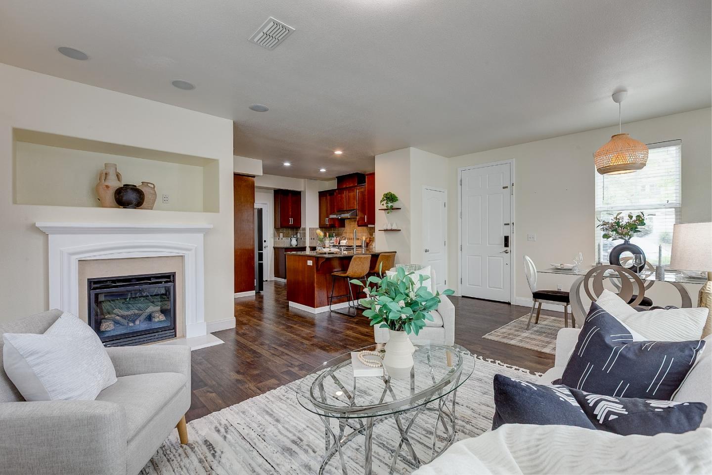 Detail Gallery Image 5 of 32 For 582 Cottage Park Dr, Hayward,  CA 94544 - 3 Beds | 2/1 Baths
