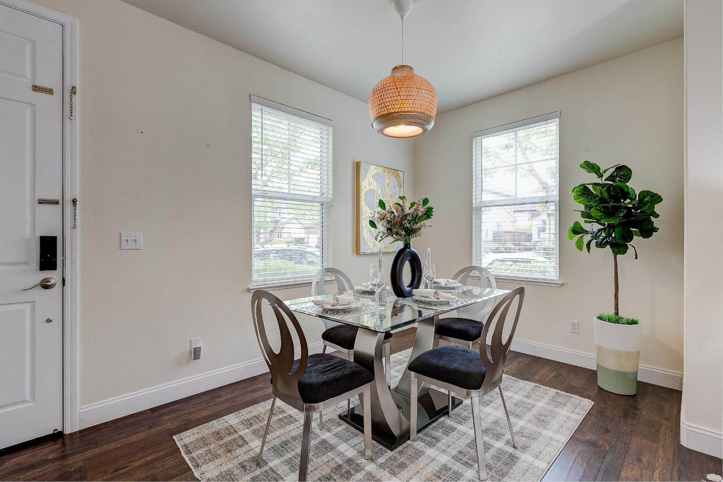 Detail Gallery Image 6 of 32 For 582 Cottage Park Dr, Hayward,  CA 94544 - 3 Beds | 2/1 Baths