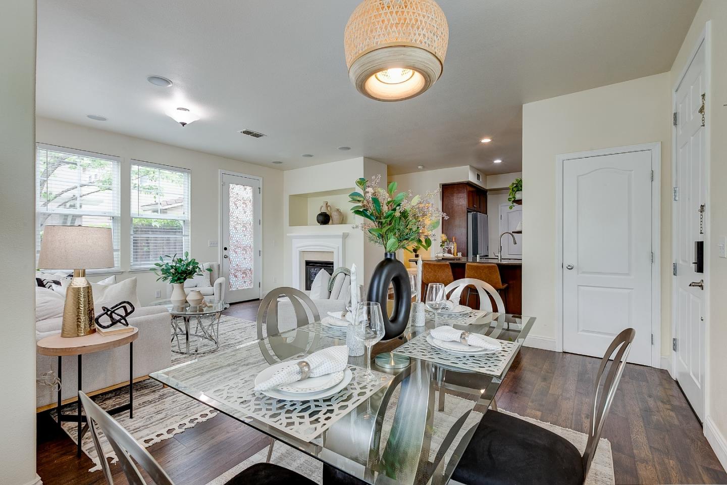 Detail Gallery Image 8 of 32 For 582 Cottage Park Dr, Hayward,  CA 94544 - 3 Beds | 2/1 Baths